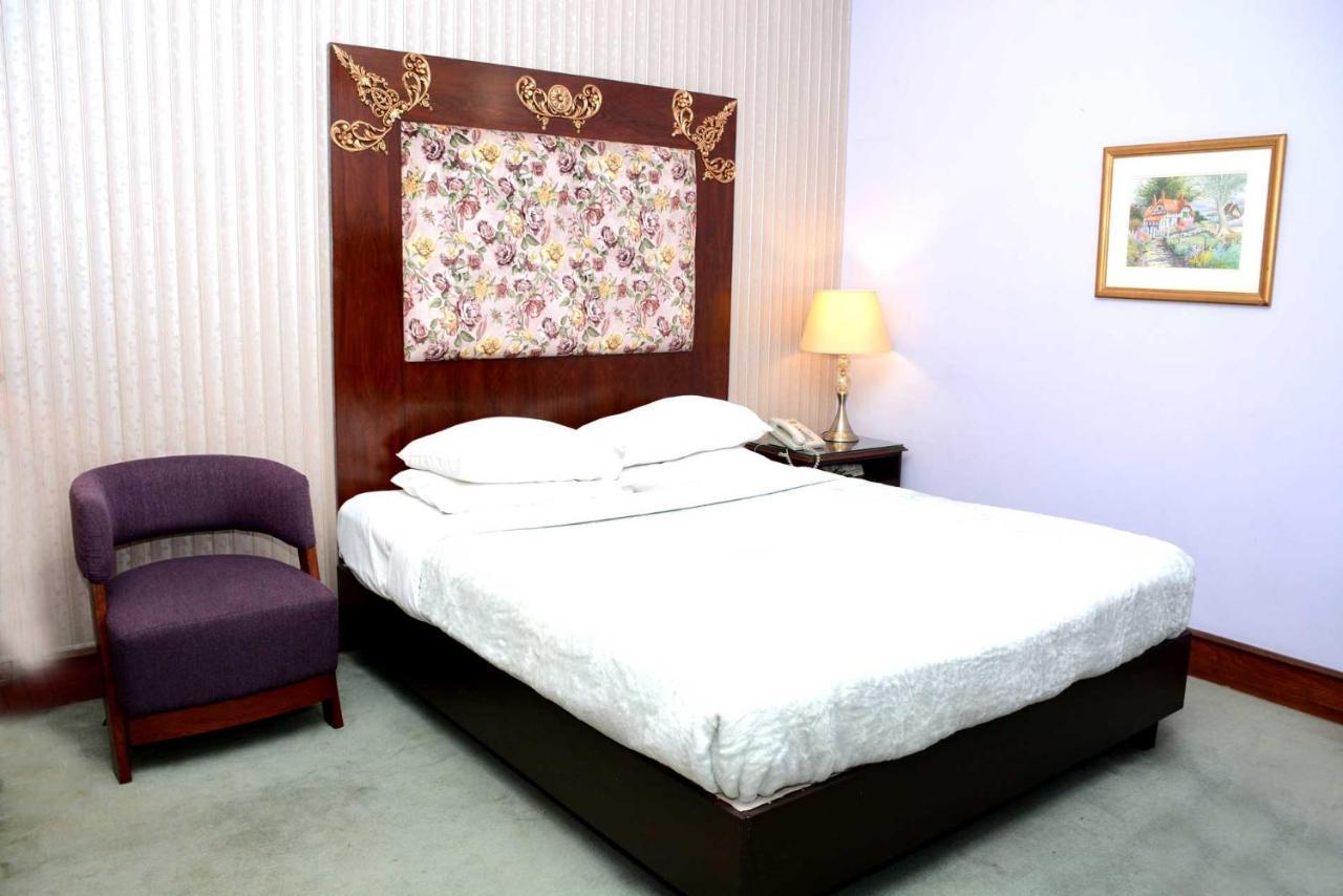 Regency Inn Hotel Lahore Exteriér fotografie